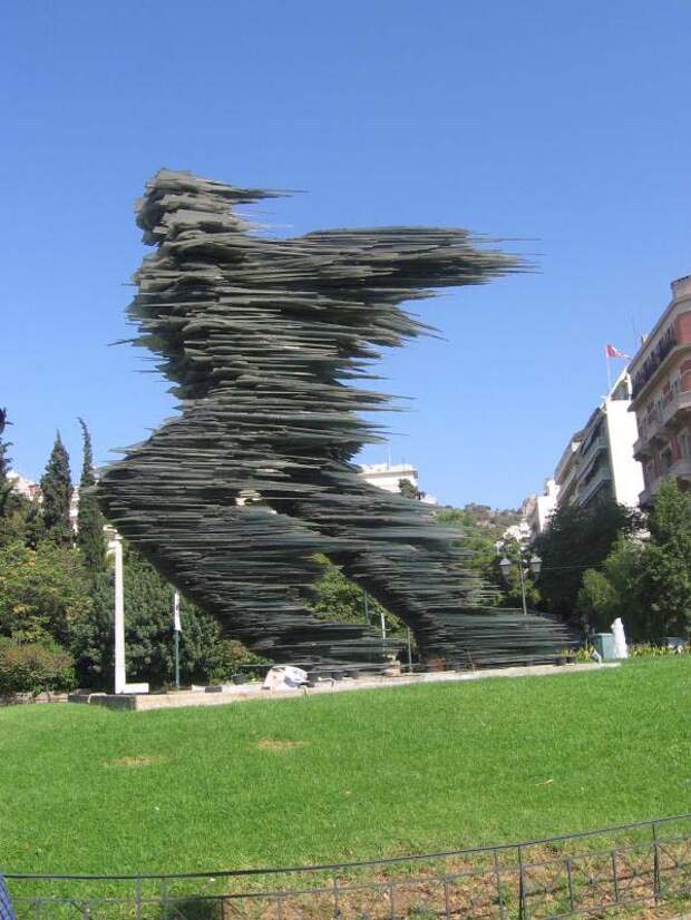 Скульптура бегун - Афины