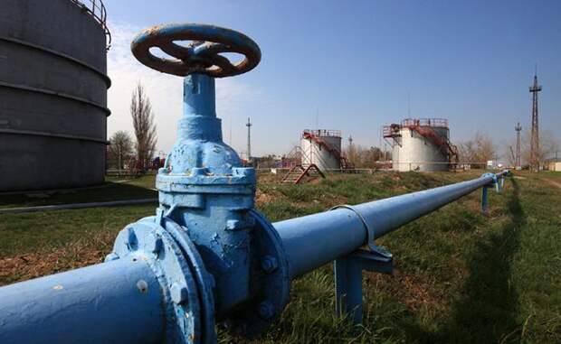 Киев: «Это мы русских добывать газ научили, и керосин придумали»