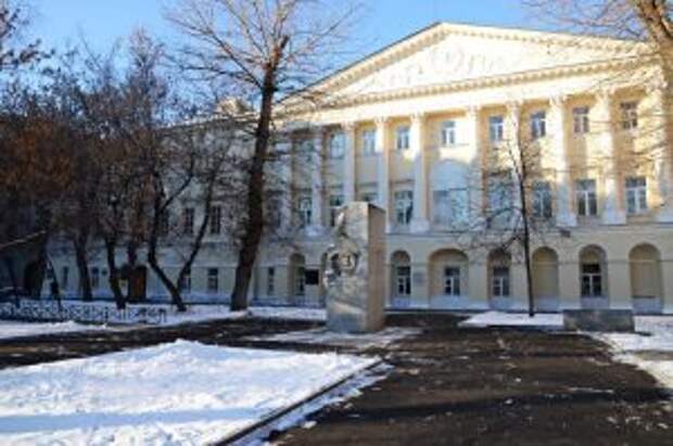 Вечер памяти организуют в лингвистическом университете. Фото: Анна Быкова