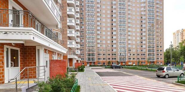 Собянин осмотрел построенный в ходе реновации дом в Северном Измайлове. Фото: М. Денисов, mos.ru