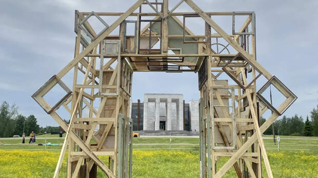 Паблик-арт в заповеднике «Горки Ленинские»: что смотреть на фестивале «Заповедное»