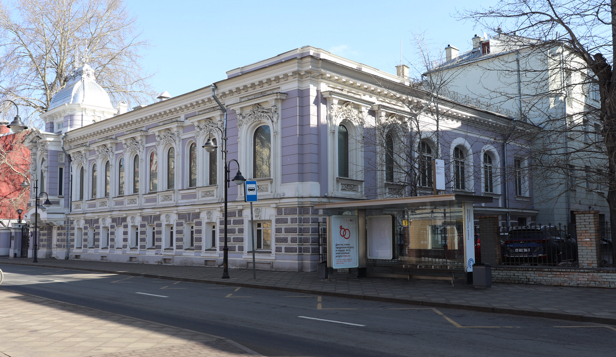 Почему мне очень хотелось увидеть этот московский дом-хамелеон