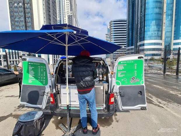 Без водки, с автоматом, но как в Дубае. Что привлекает туристов у чеченцев?