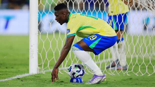 Футболисты «Зенита» Сантос и Энрике вызваны в сборную Бразилии на мартовские матчи