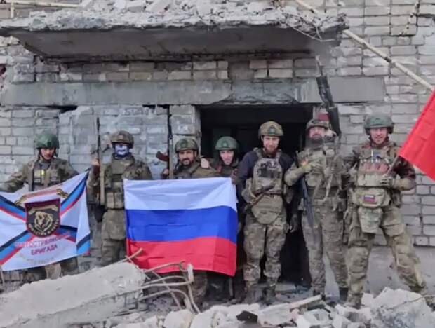А ТЕМ ВРЕМЕНЕМ РУССКИЕ АКТИВНО ВОЗВРАЩАЮТ ДОНБАСС. СКРИН: ВИДЕО С ТГ-КАНАЛА "РИДОВКА"