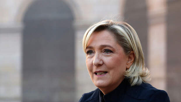 Le Parisien: экс-премьер Франции популярнее Ле Пен как кандидат в президенты