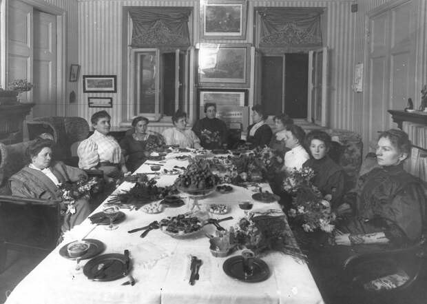 10 чёрно-белых фото с самого первого заседания Госдумы в 1906 году