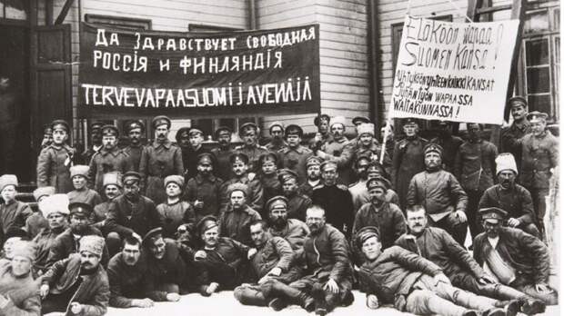 Участники одной из демонстраций в Хельсинки, 1917 г