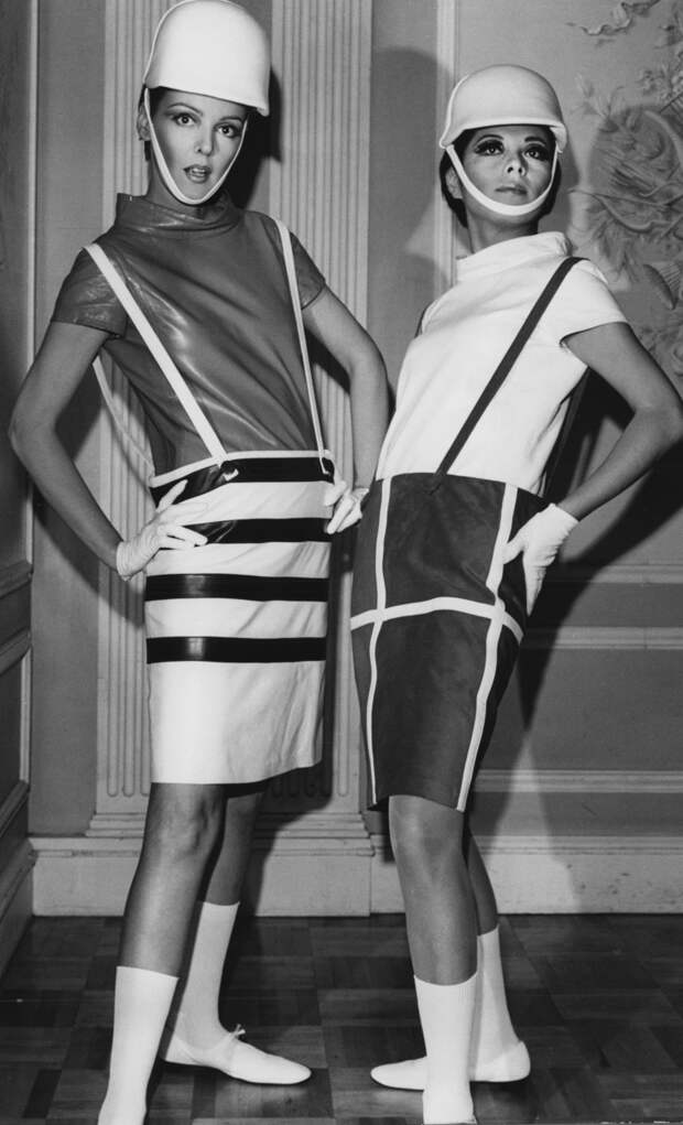 Модели в образах Courreges, 1965