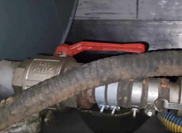 Подмосковные полицейские задержали участников организованной группы, подозреваемых в масштабном хищении дизельного топлива