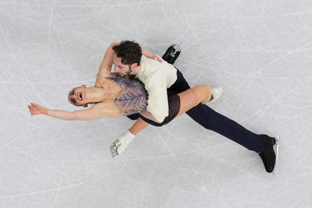 Сара Конти и Никколо Мачии (Италия) / Фото: Bernat Armangue / AP/TASS