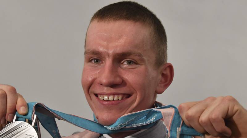 Захарова эмоционально отреагировала на победу лыжника Большунова в скиатлоне на Олимпиаде