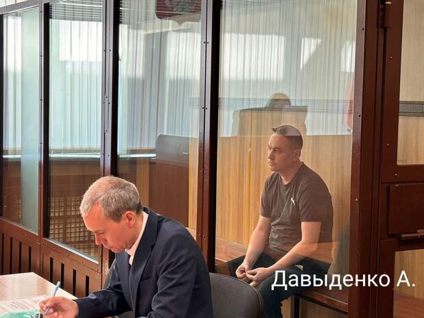 Сотрудников таможни в Новосибирске обвинили в получении взятки более 1 млн рублей