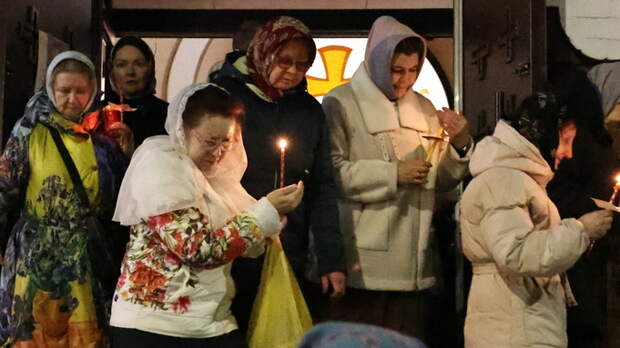 Под звон колоколов и вековую историю. Как Барнаул встретил Пасху в Никольской церкви