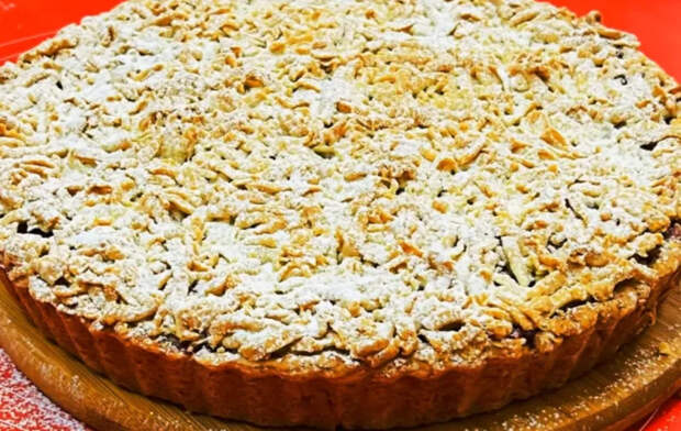 Смешайте молоко и сок для начинки: тающий во рту пирог к чаю, который всех сводит с ума!