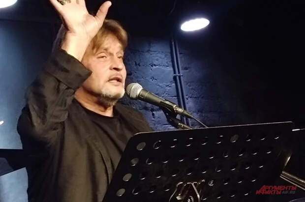 Домогаров рассказал, как ему работалось с Толстогановой в новом сериале