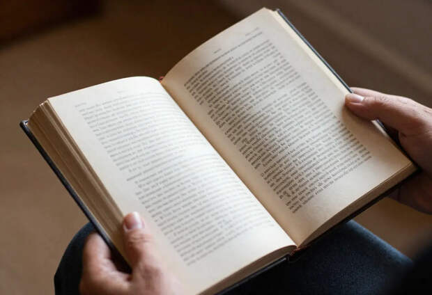 Трудности с чтением указали на инсульт у британца Робба