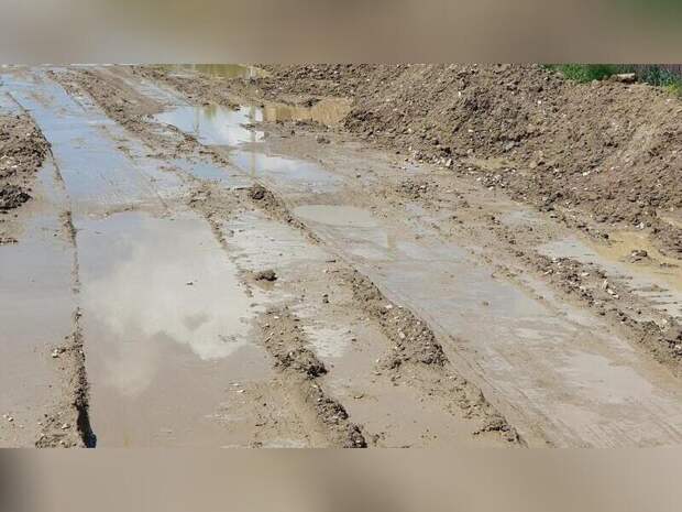 Жители округа обратились к Осипову с просьбой восстановить разрушенную дорогу