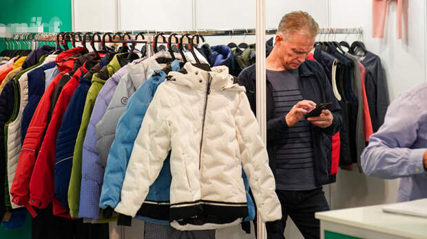 Россияне стали реже покупать одежду и обувь