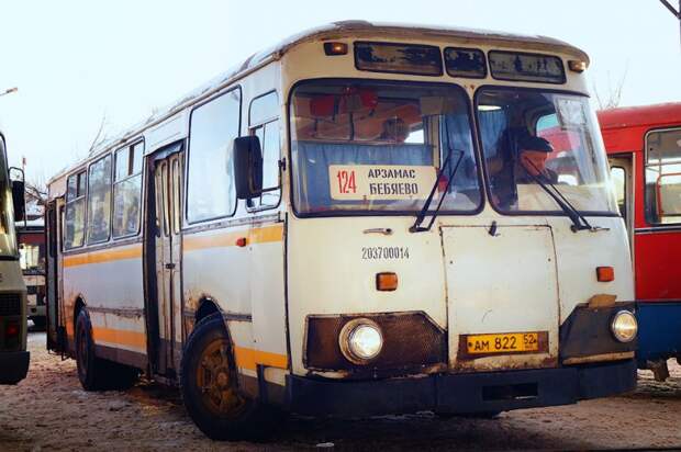 Луноход в типичной окраске Борского АРЗ Арзамас, автобус, лиаз, общественный транспорт