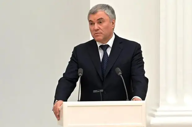 Володин прокомментировал очередное оскорбление Байдена в адрес Путина: «это истерика от бессилия»