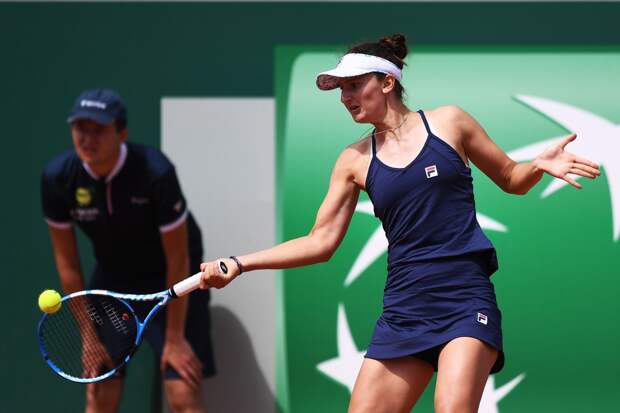 Бегу обыграла Мартинцову и вышла в полуфинал турнира в Санкт-Петербурге