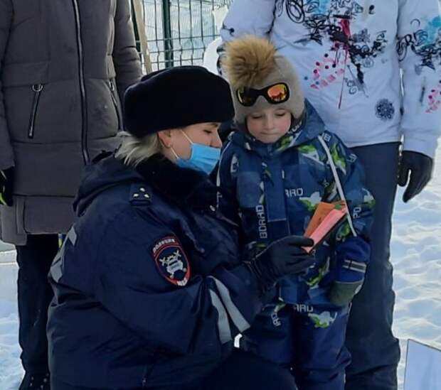 Сотрудники полиции Новоуральска приняли участие в городском конкурсе «Битва снеговиков»