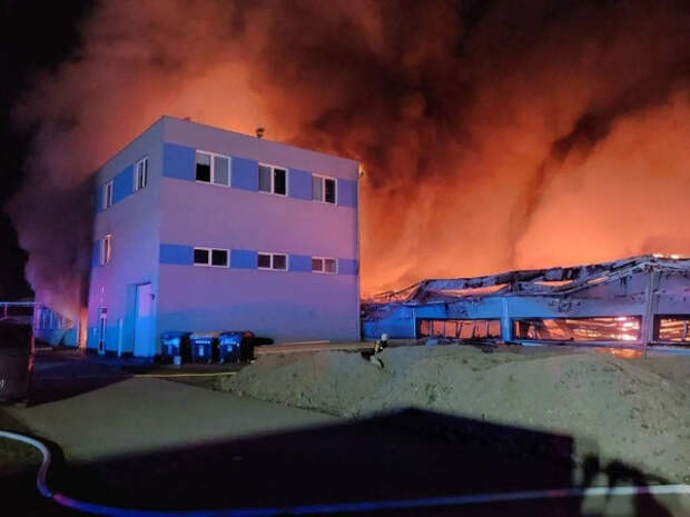 В Чехии подпольщики подожгли завод, связанный с крупнейшим израильским оружейным концерном