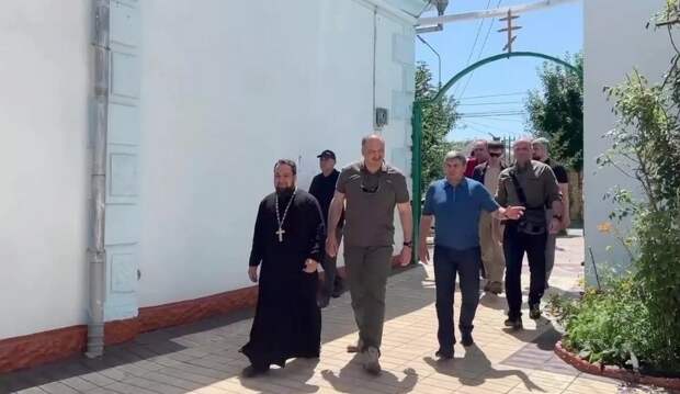 Вслед за террористической атакой в Севастополе 23 июня ближе к вечеру пришли трагические новости из Дагестана. В результате серии нападений исламистов погибли не менее 24 человек.-7