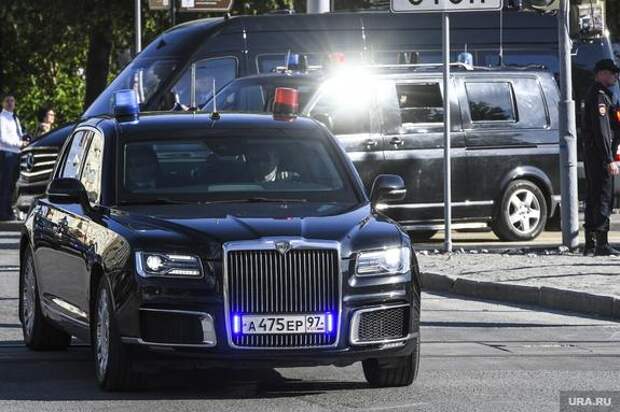 В сети считают, что Путин уволил начальника ГИБДД Москвы из-за информации в СМИ о секретных данных передвижения его кортежа