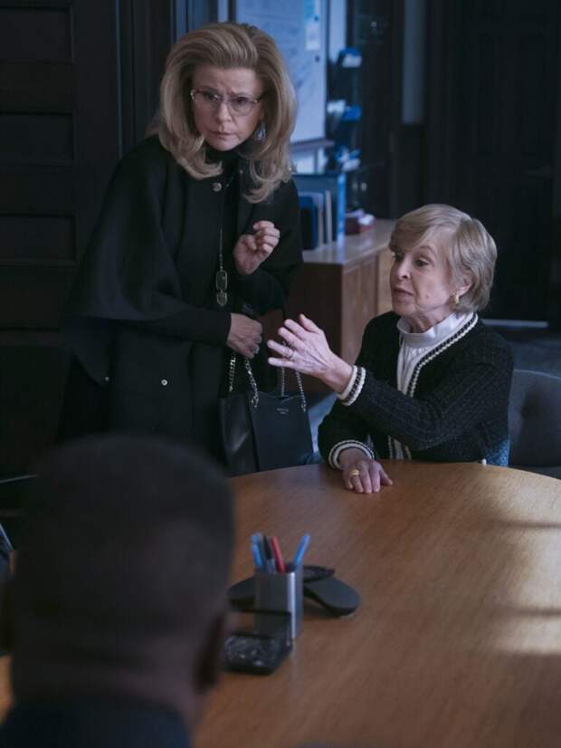 Tracey Ullman as Marilyn, Jill Eikenberry as Phyllis