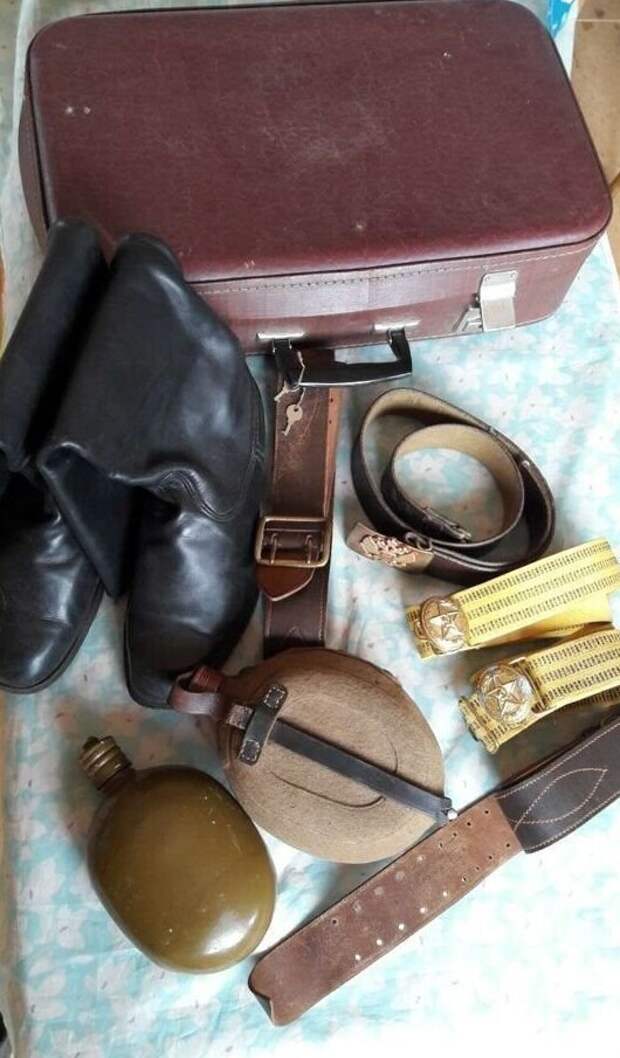3. Сапоги хромовые, портупеи, ремень парадный, фляги