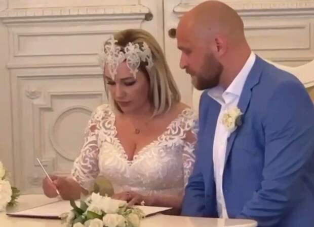 Певица Татьяна Буланова вышла замуж за экс-теннисиста Валерия Руднева