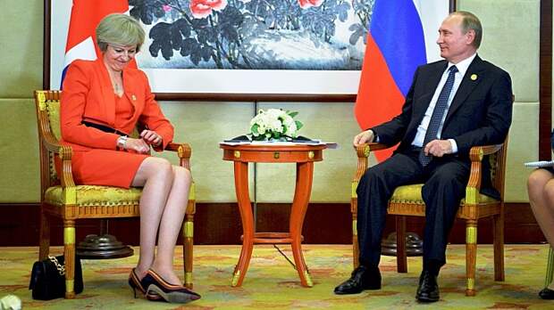 Russian President Vladimir Putin meets with British Prime Minister Theresa May as part of the G20 Summit in Hangzhou, China, September 4, 2016. Sputnik/Kremlin/Alexei Druzhinin/via REUTERS ATTENTION EDITORS - THIS IMAGE WAS PROVIDED BY A THIRD PARTY. EDITORIAL USE ONLY. - RTX2O1TR