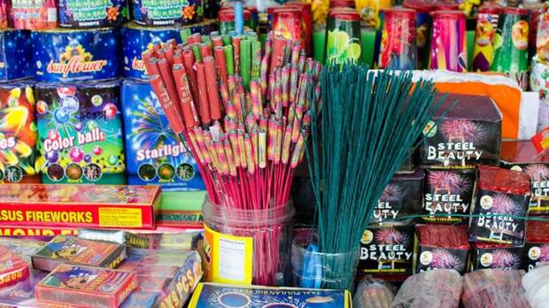 Власти Новосибирска напомнили горожанам о штрафах за нарушение правил запуска фейерверков