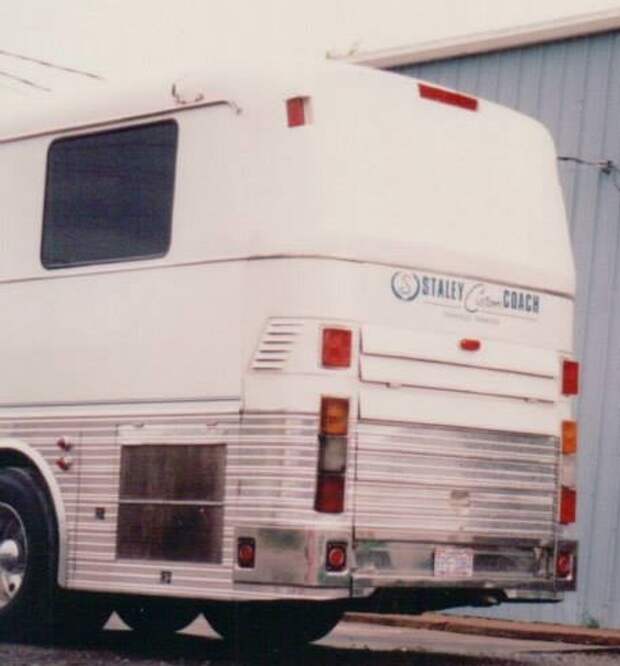 tracy lawrence tour bus # 2