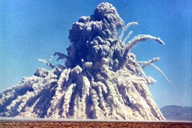 Программа №7: как в СССР с помощью ядерных взрывов тушили пожары, создавали озера и искали полезные «мирный атом», СССР, интересное