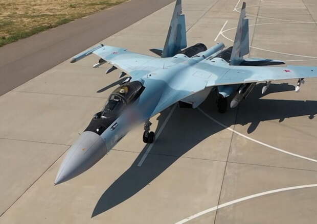 Экипажи истребителей Су-35С ЗВО продолжают уничтожать объекты военной инфраструктуры ВСУ в ходе специальной военной операции