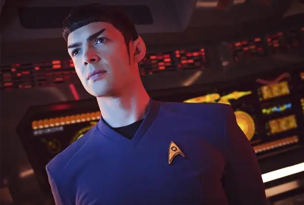 Star Trek: Strange New Worlds Star Ethan Peck Talks Perfecting Spock's Bangs, Exploring His Romantic Side
