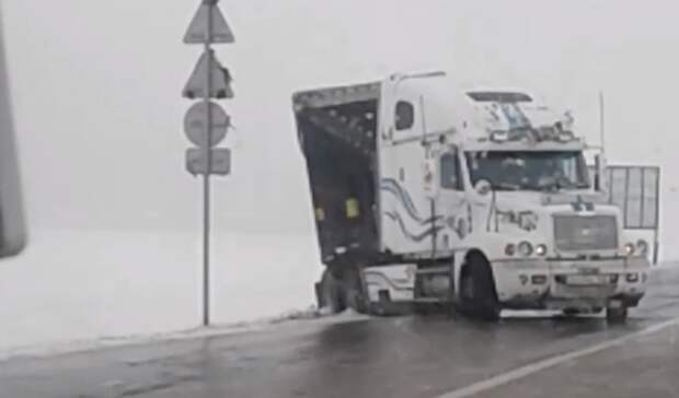 Ледяной дождь стал причиной аварии на трассе Орск – Шильда