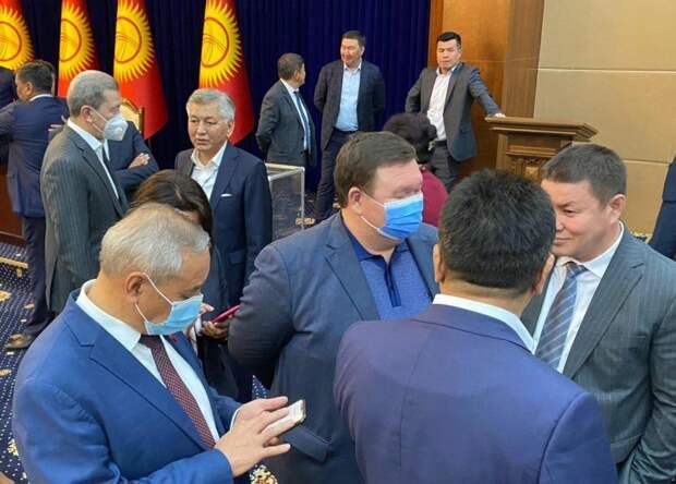 Чем вызвана спешка с принятием новой Конституции Киргизии?