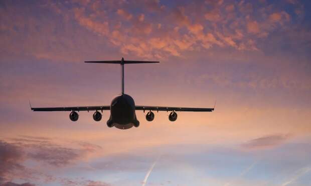 Самолет Архангельск — Санкт-Петербург развернули в небе из-за ограничений в Пулково