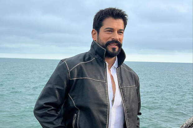 Турецкий актер Бурак Озчивит заявил, что не может выучить русский алфавит