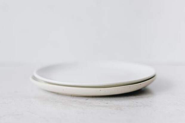 Врач-сомнолог Царева развеяла миф о безобидности ночных перекусов