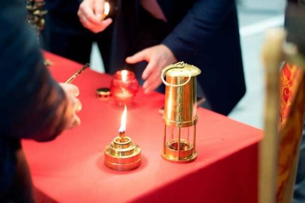 Благодатный огонь доставят в Москву и по всей России