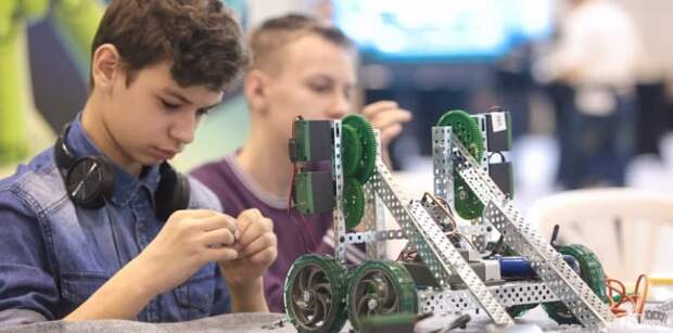 Сергунина: В Москве открыт набор участников на детско-юношеские соревнования по робототехнике Фото: mos.ru