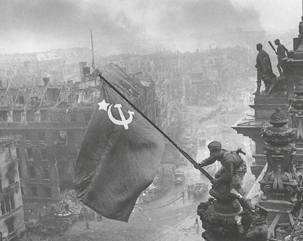 Решающая роль СССР в победе над фашизмом: зачем Запад пытается фальсифицировать историю