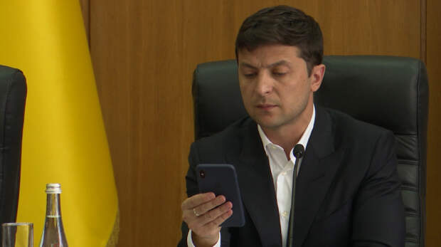 "В отношениях с партнером". Почему Байден не звонит Зеленскому