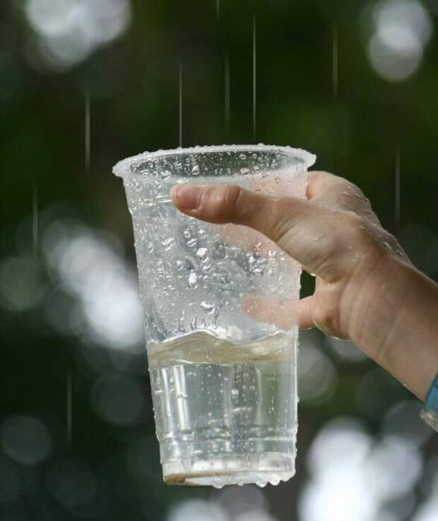 дождевую воду пить нельзя! Можно мыться ею на пленэре. / Фото: yandex.ru