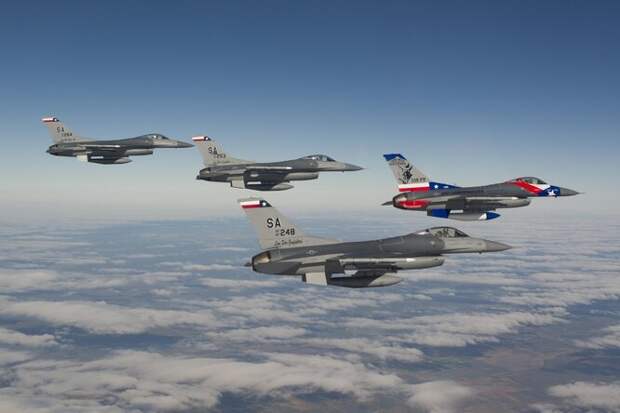 General Dynamics F-16 Fighting Falcon